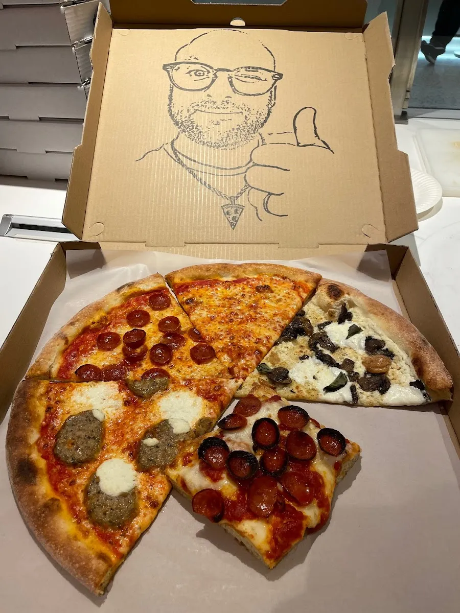 Danny Boy's Famous Original Pizza, photo 5