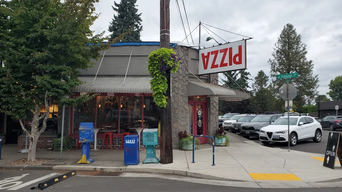 Red Sauce Pizza, photo 1