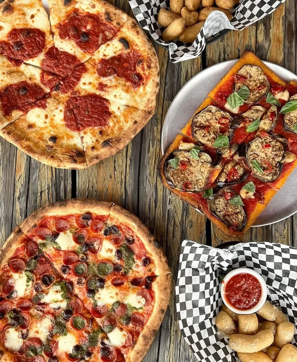 East Glisan Pizza Lounge, photo 4