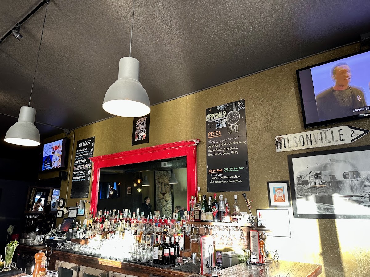 East Glisan Pizza Lounge, photo 7