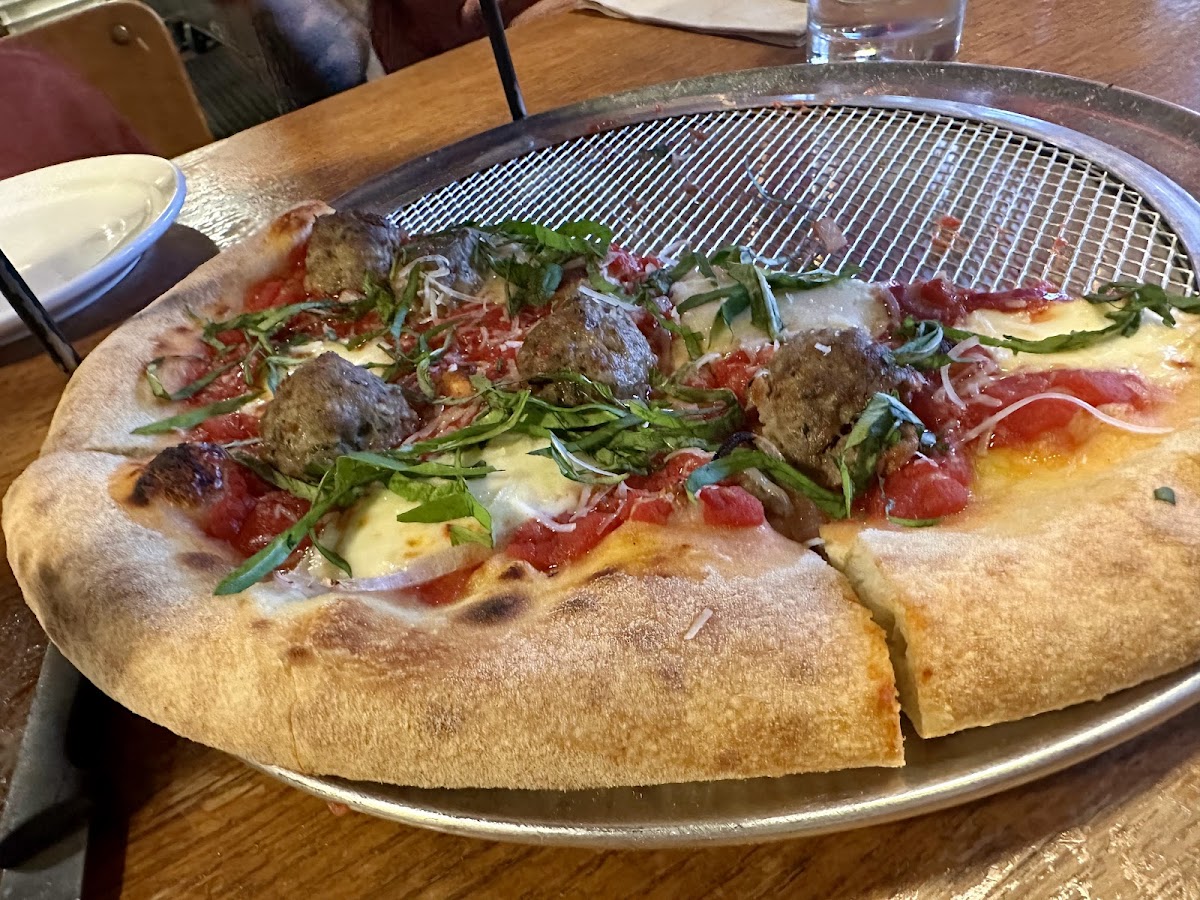 East Glisan Pizza Lounge, photo 8