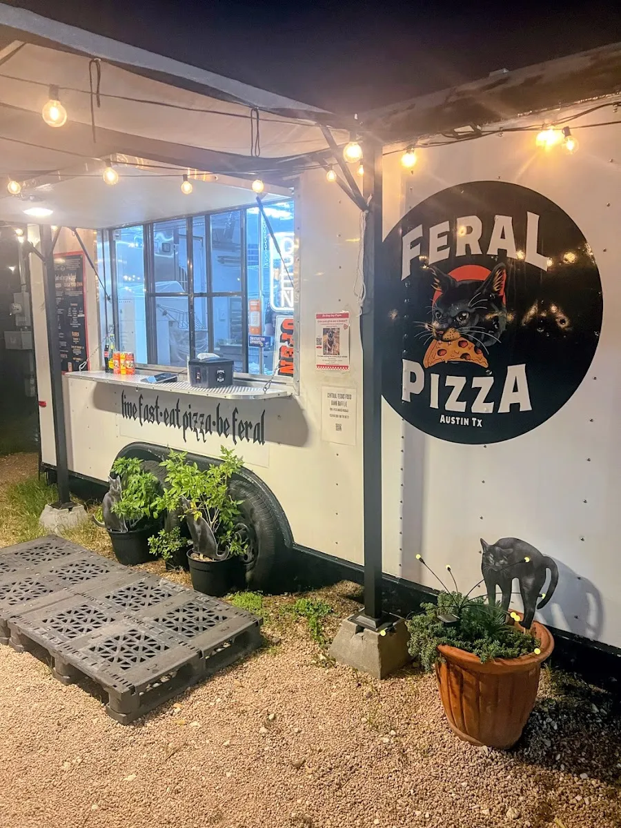 Feral Pizza, photo 1