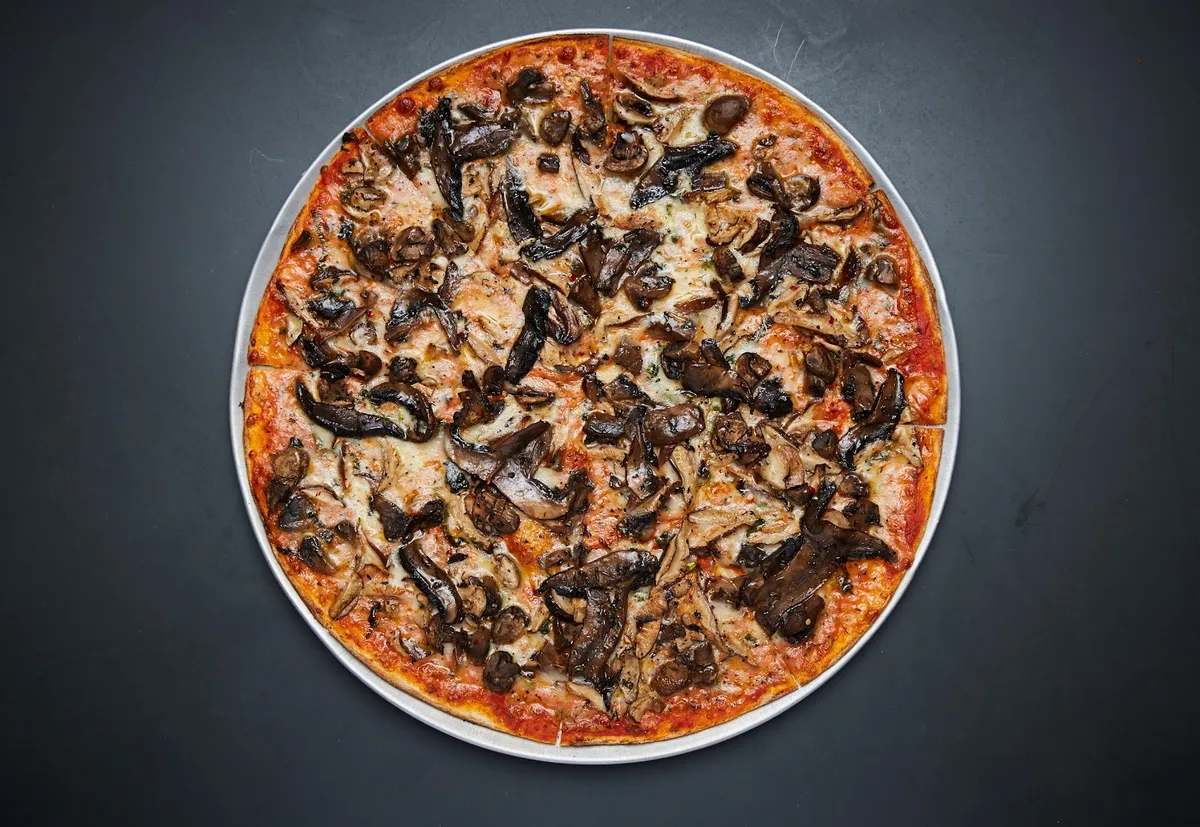 Vezzo Thin Crust Pizza, photo 3