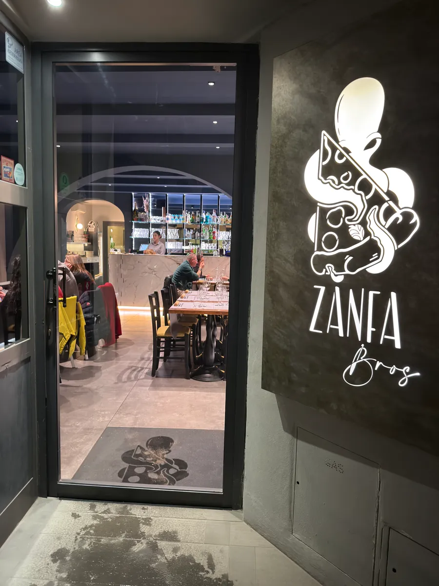 Zanfa Bros, photo 17