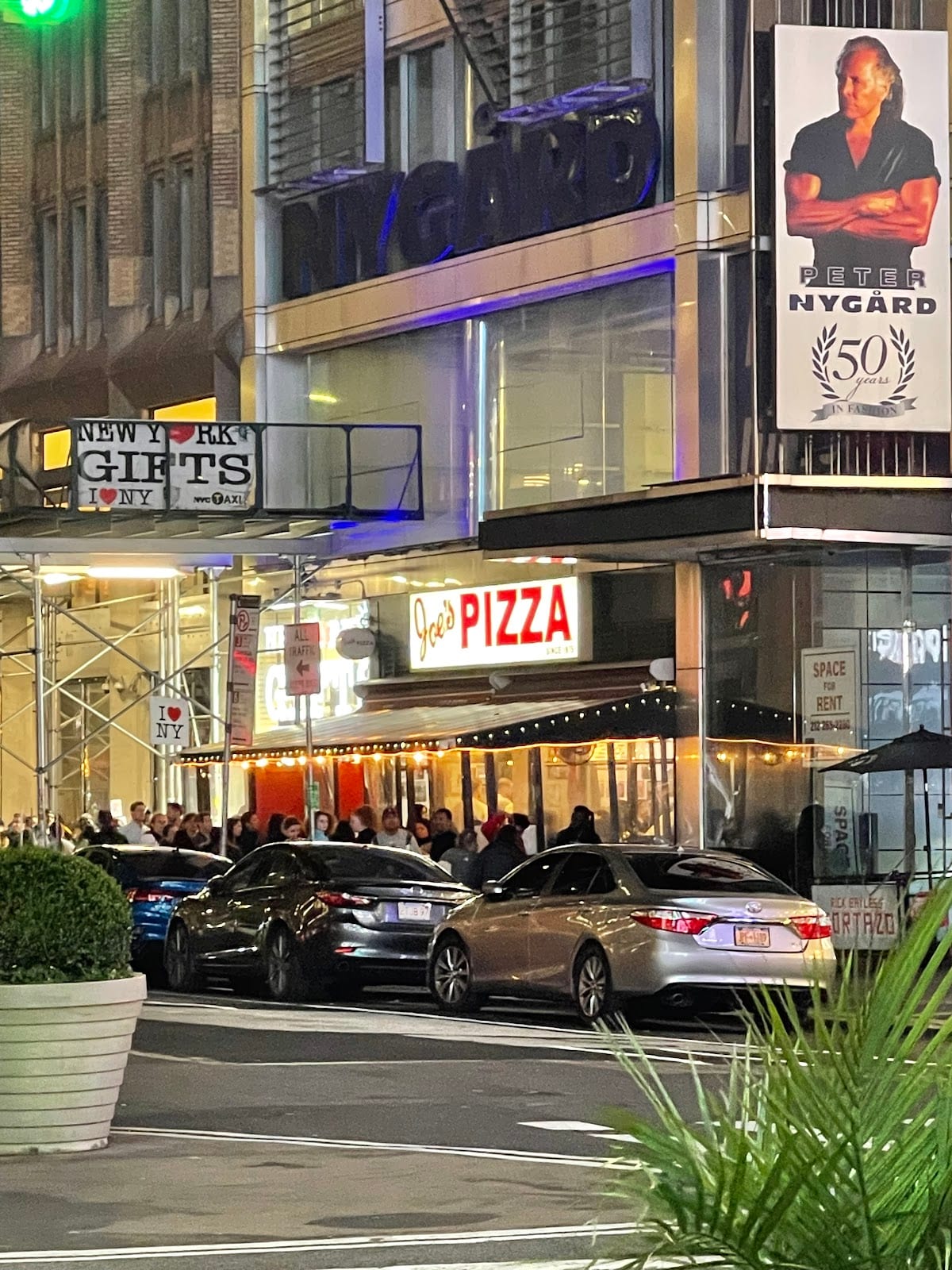 Joe's Pizza