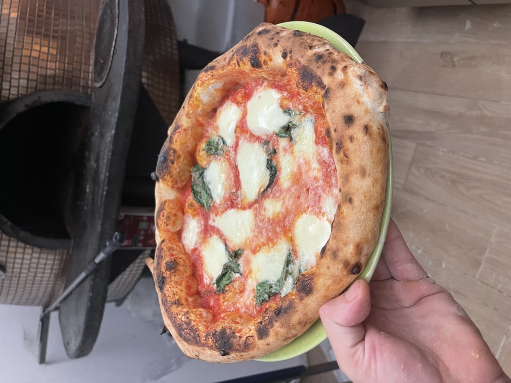 Naturale pizza bar