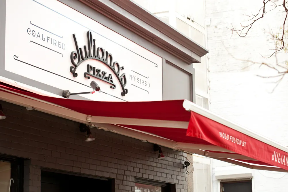 Juliana's, photo 2