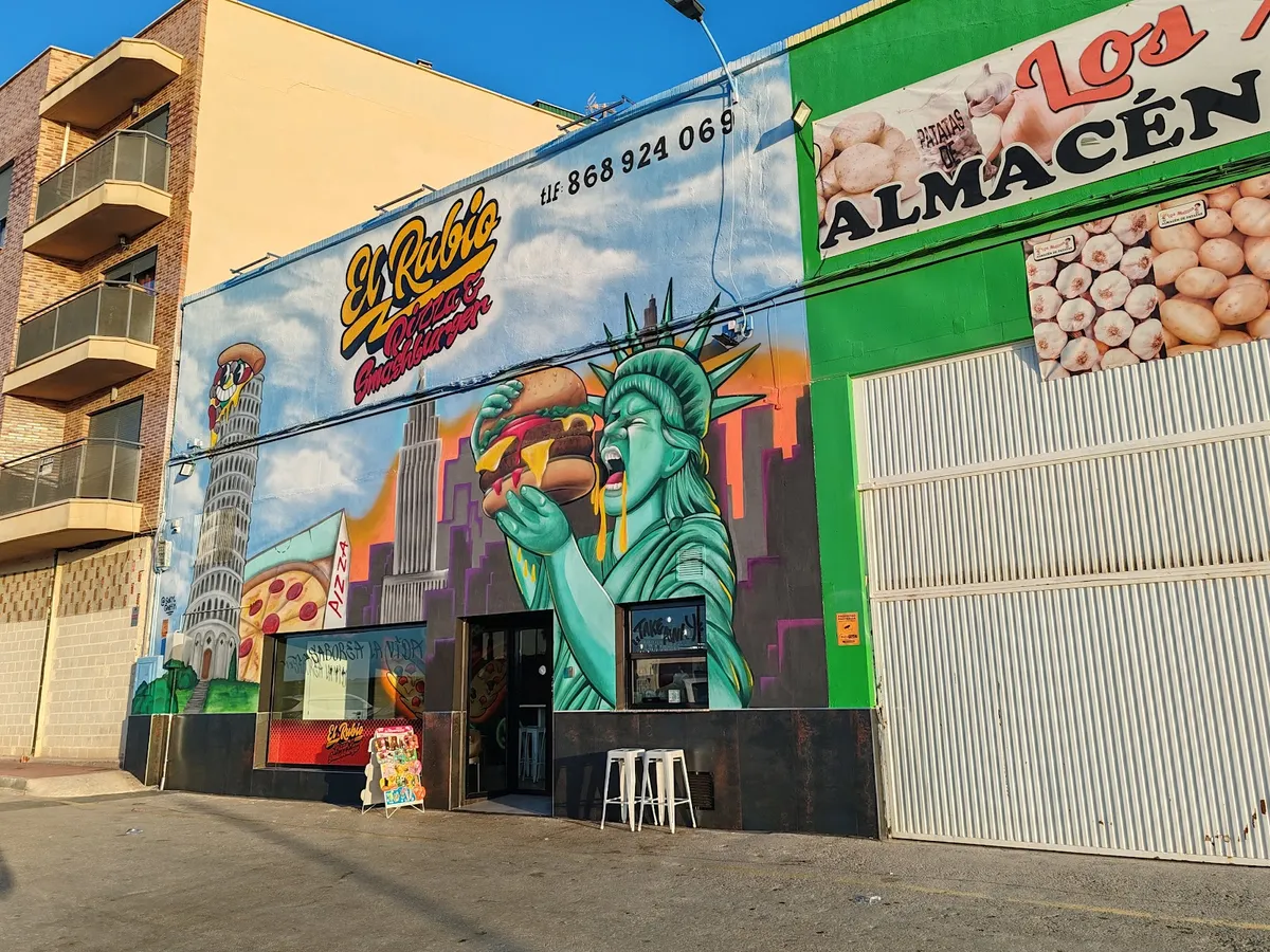 El Rubio Pizzeria  & Smashburger, photo 1
