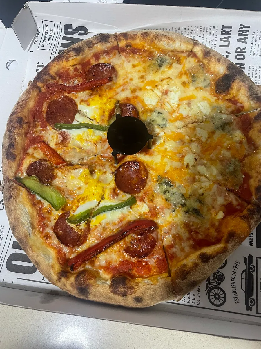 El Rubio Pizzeria  & Smashburger, photo 7