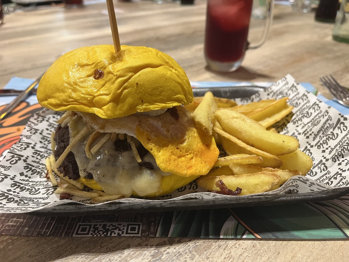 El Rubio Pizzeria  & Smashburger, photo 8