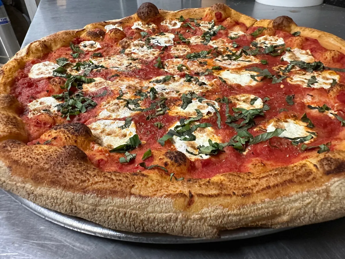 Ernesto's Pizza, photo 3