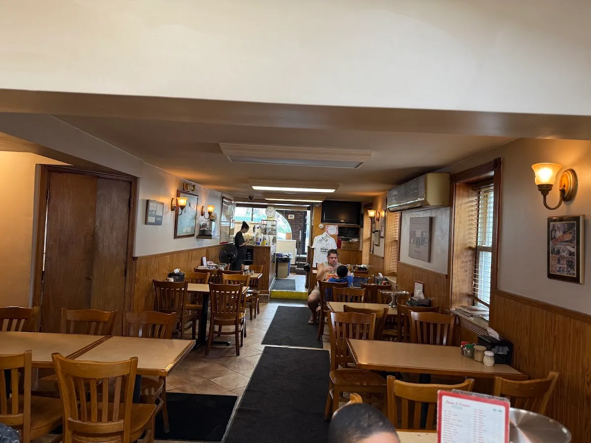 Louie & Ernie's Pizza, photo 9