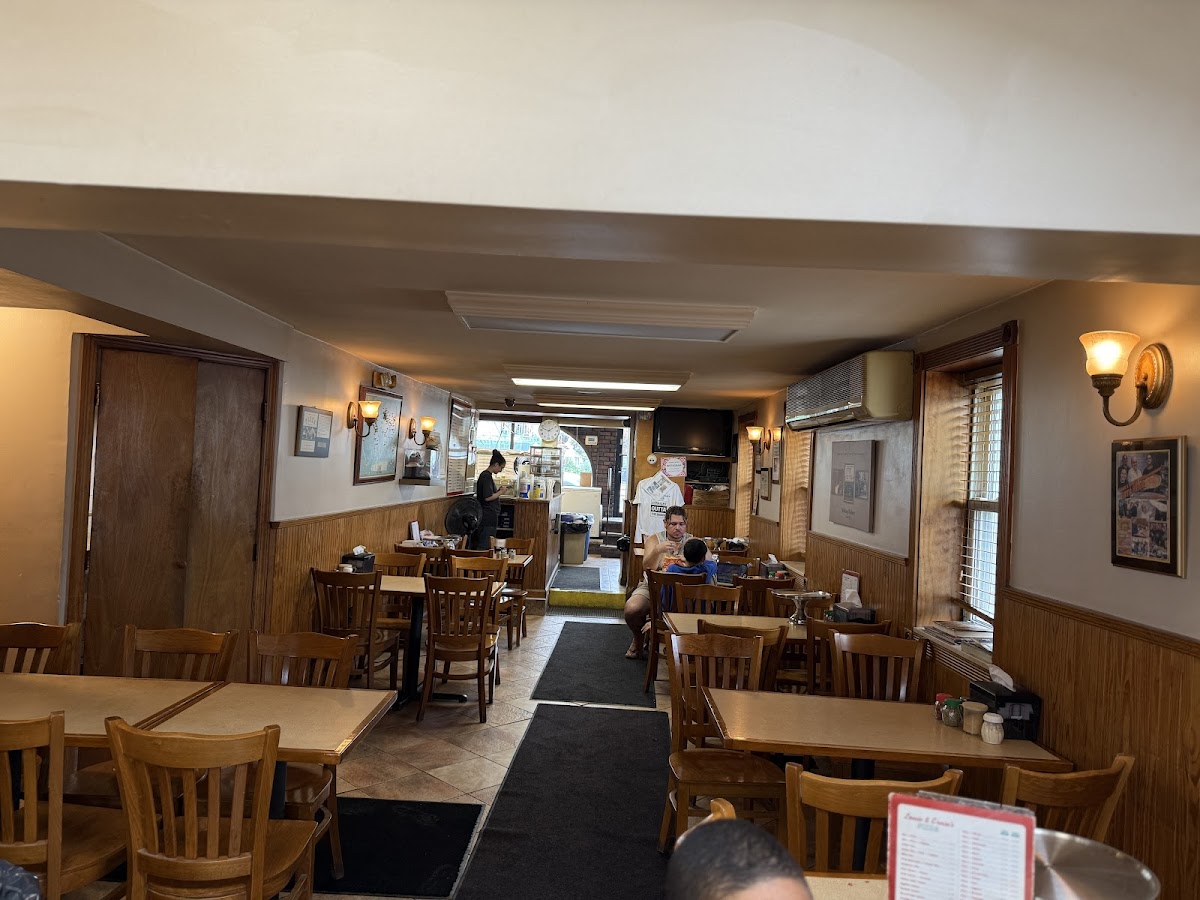 Louie & Ernie's Pizza, photo 9