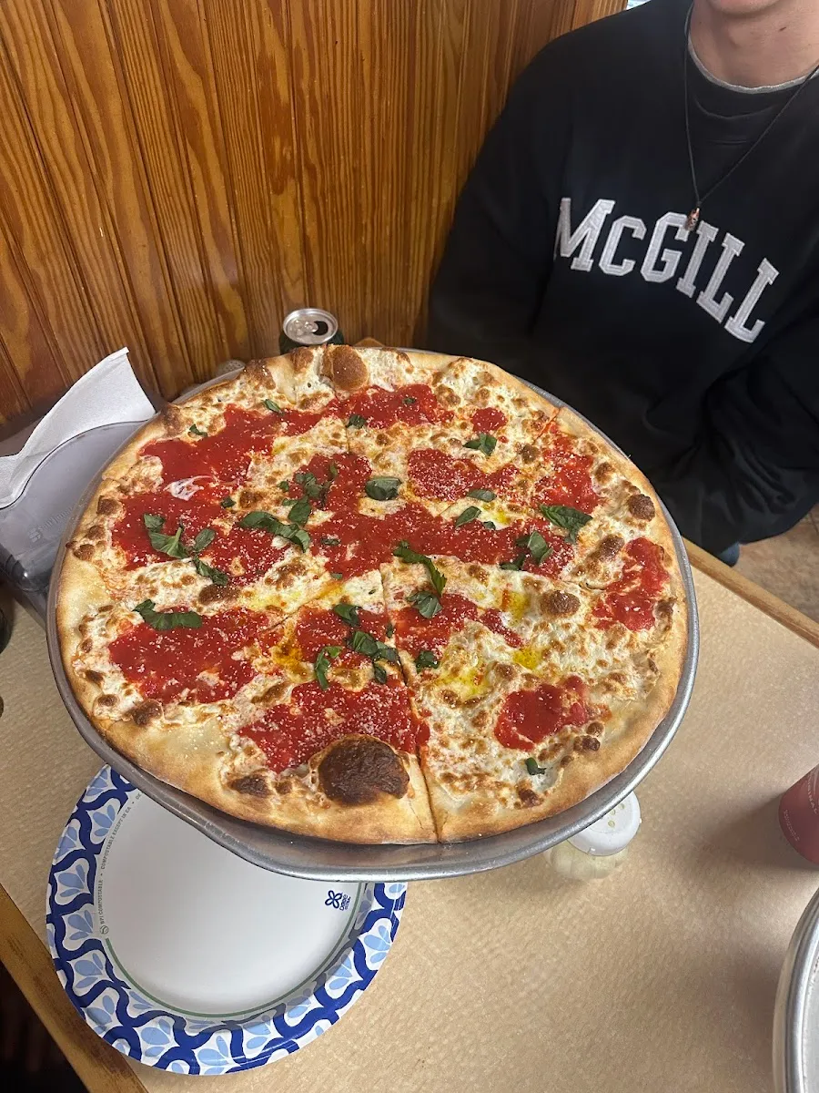 Louie & Ernie's Pizza, photo 4