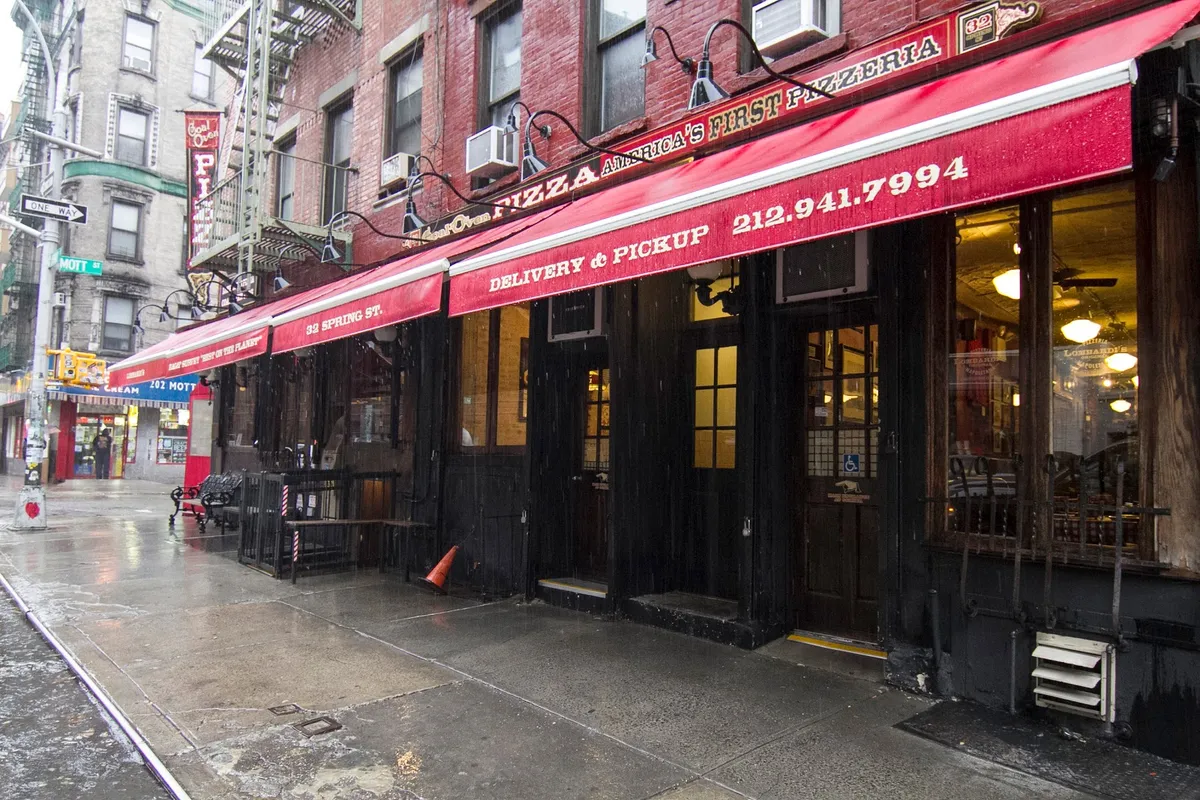 Lombardi's Pizza, photo 2