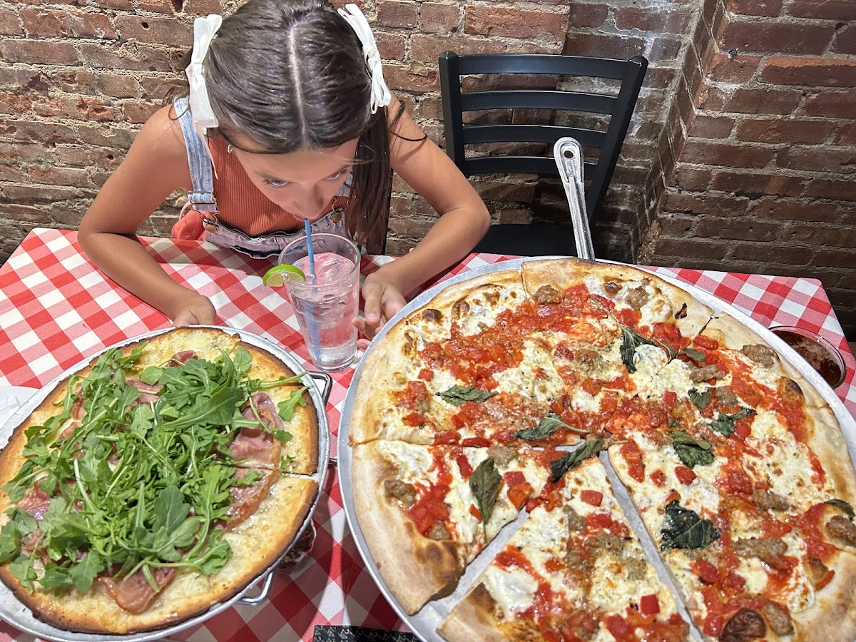Grimaldi's, photo 3
