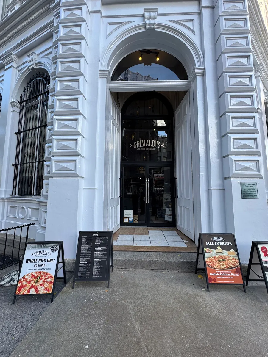 Grimaldi's, photo 4