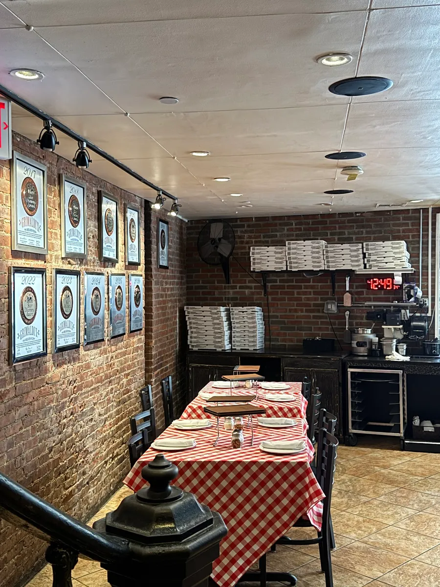 Grimaldi's, photo 5