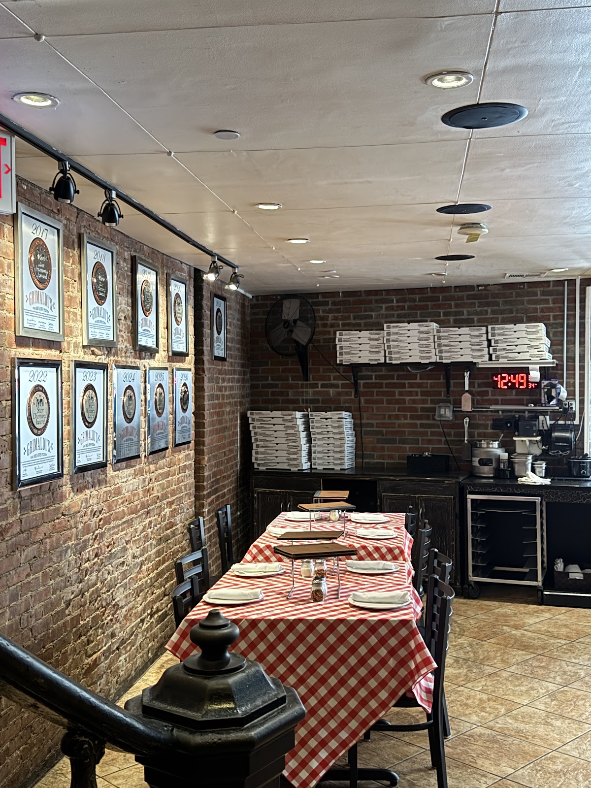 Grimaldi's, photo 5