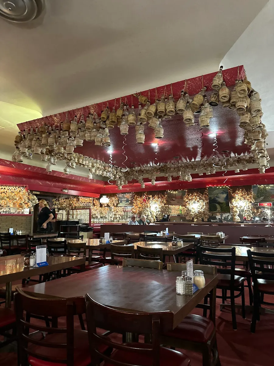 Loui's Pizza, photo 4