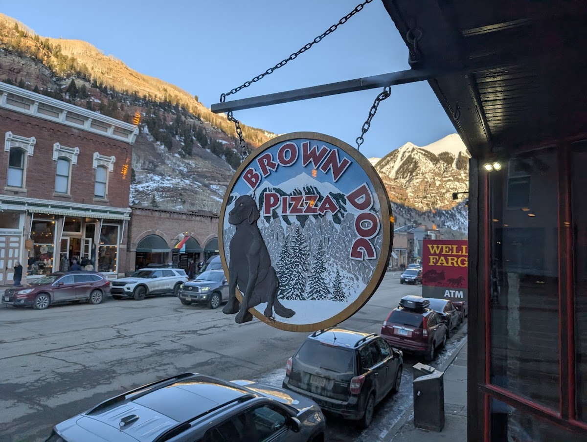 Brown Dog Pizza