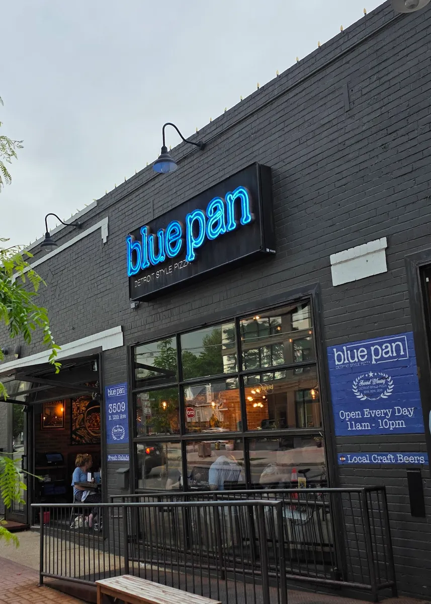 Blue Pan Pizza, photo 1