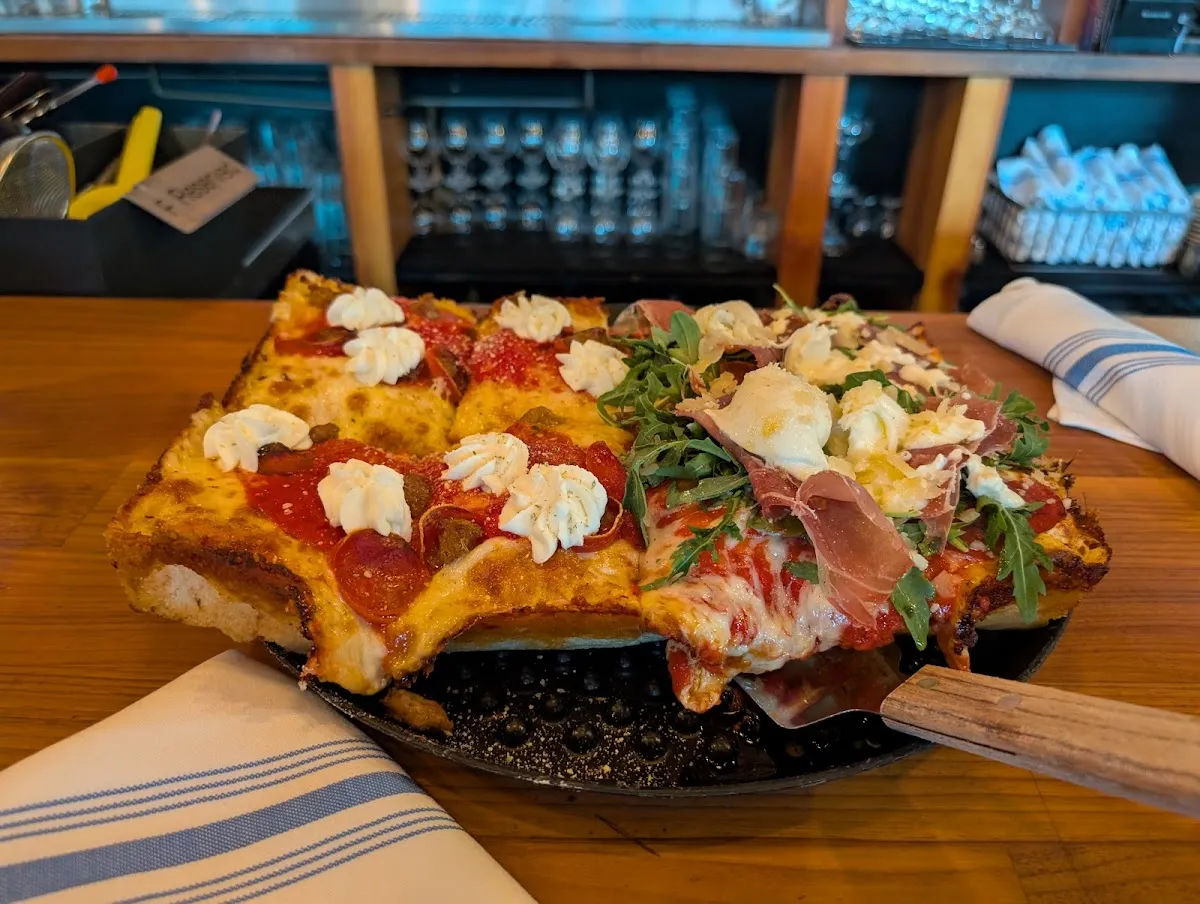 Blue Pan Pizza, photo 4