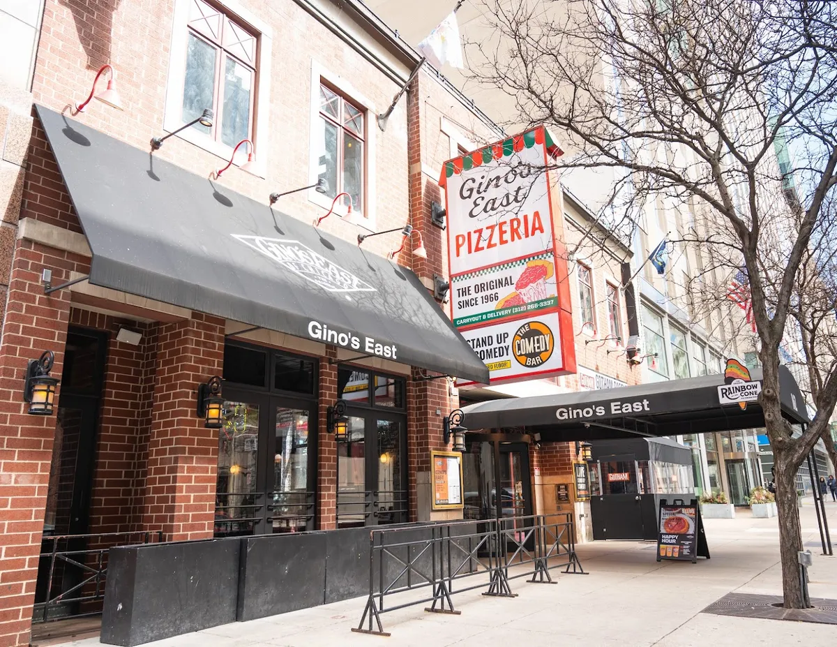 Gino's East, photo 2