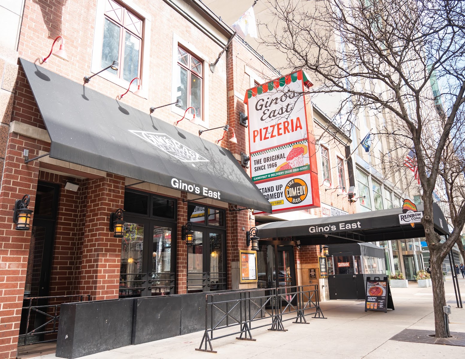 Gino's East, photo 2
