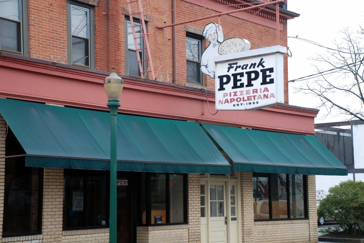 Frank Pepe Pizzeria Napoletana, photo 1