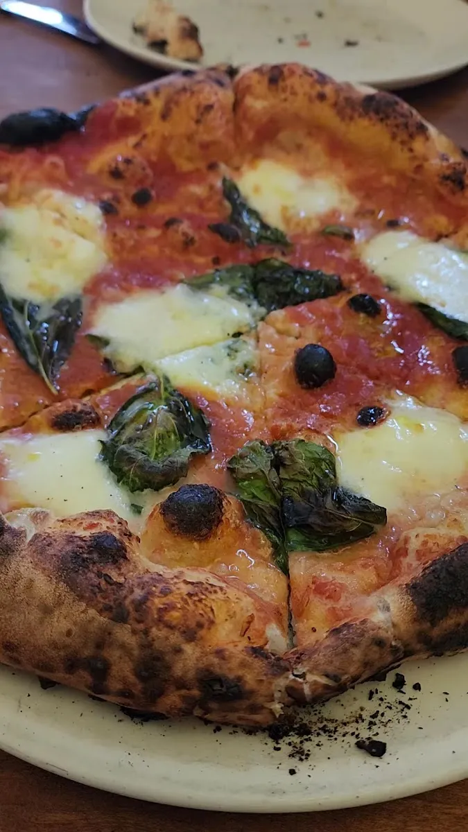 2 Amys Neapolitan Pizzeria, photo 3