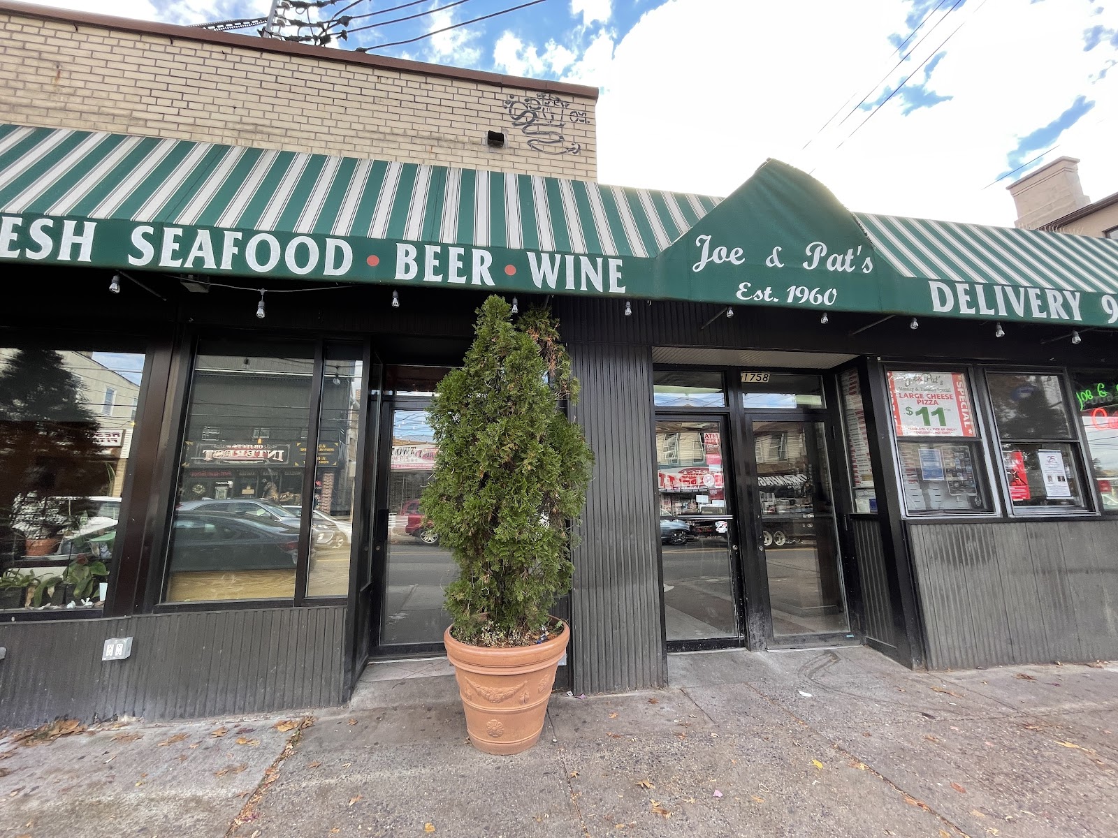 Joe & Pat’s, photo 2