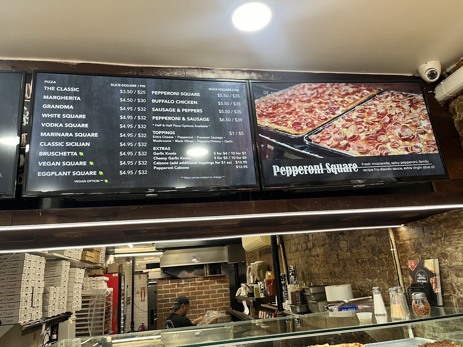 Village Square Pizza, photo 3