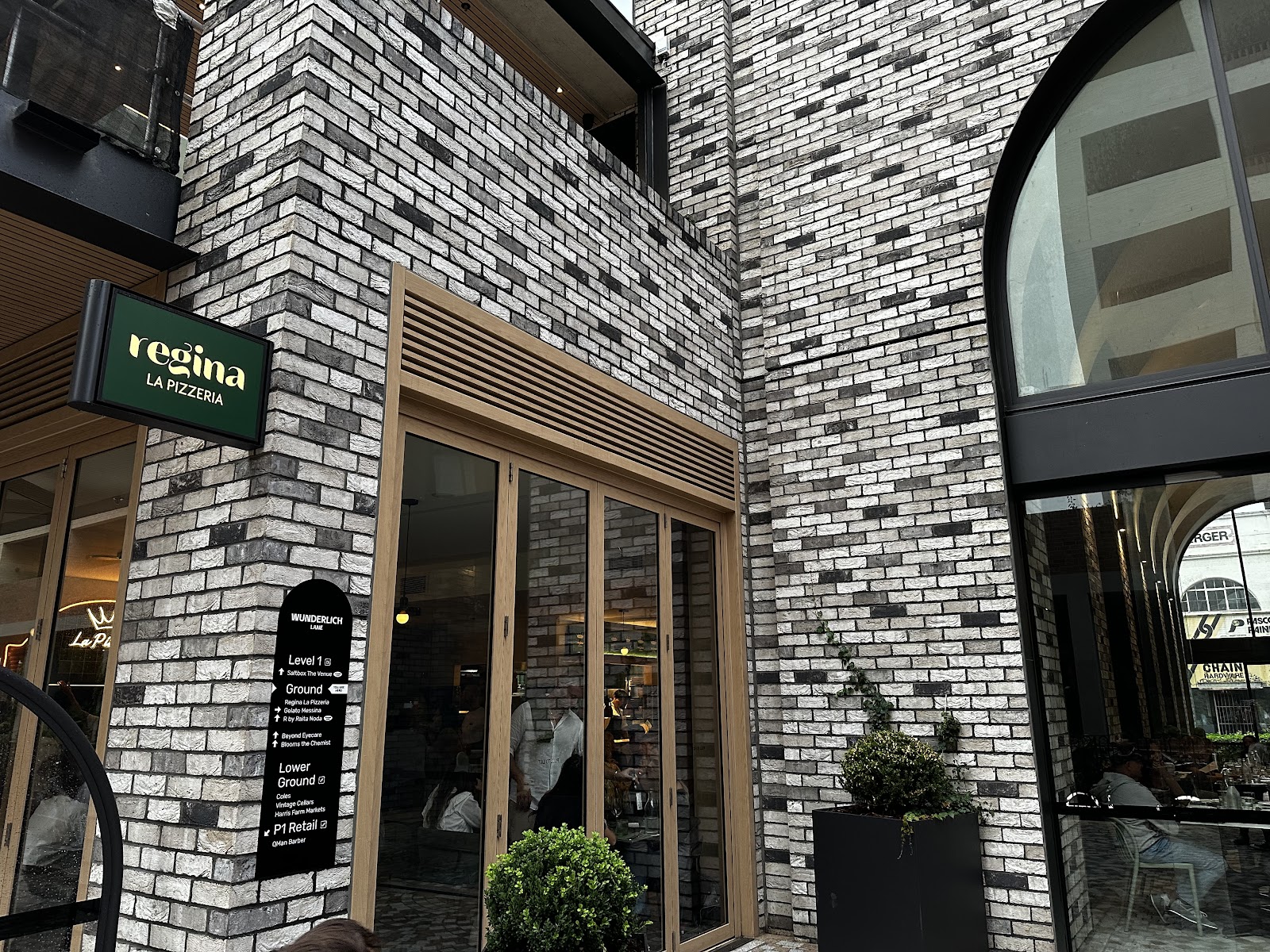 Regina La Pizzeria