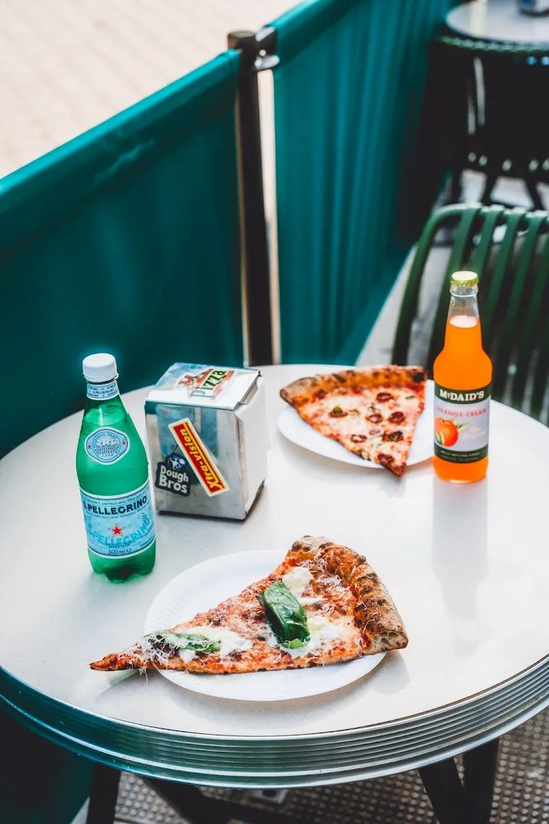 Lil Bros Pizza, photo 2