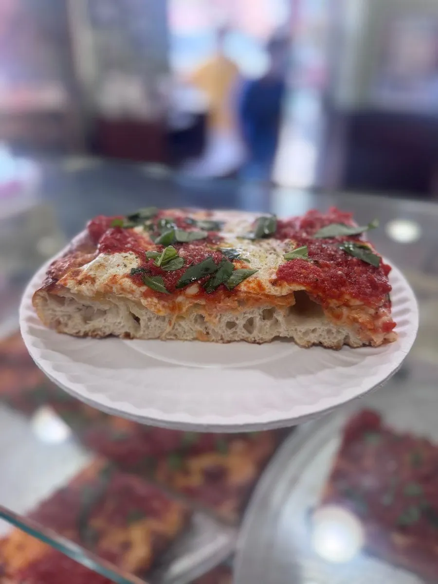 Mano's Pizzeria, photo 3