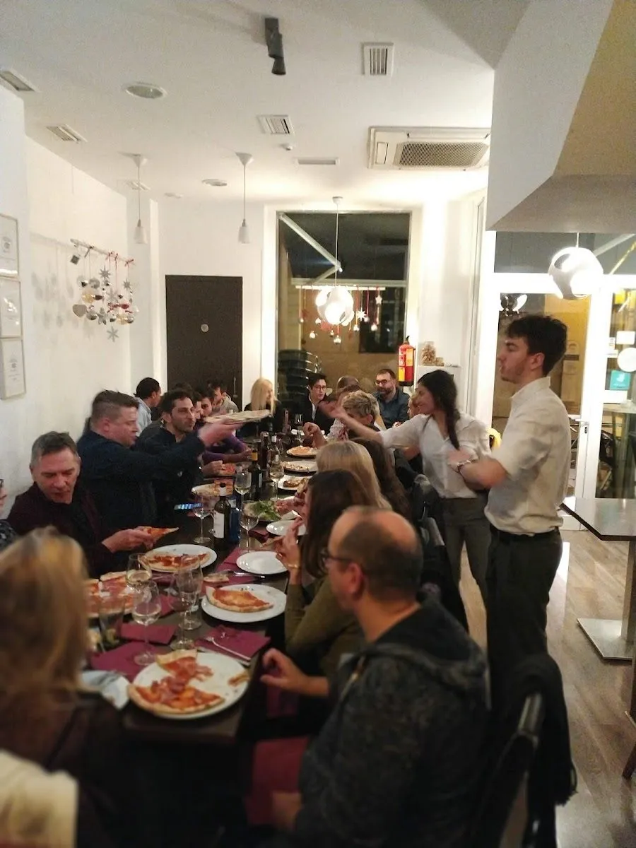 Pizzería La Victoriosa, photo 2