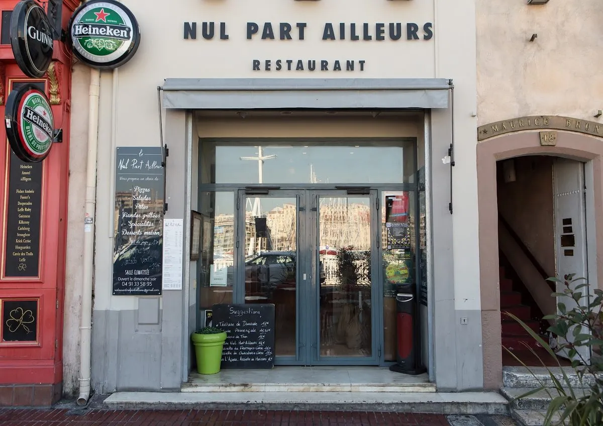 Nul Part Ailleurs, photo 1