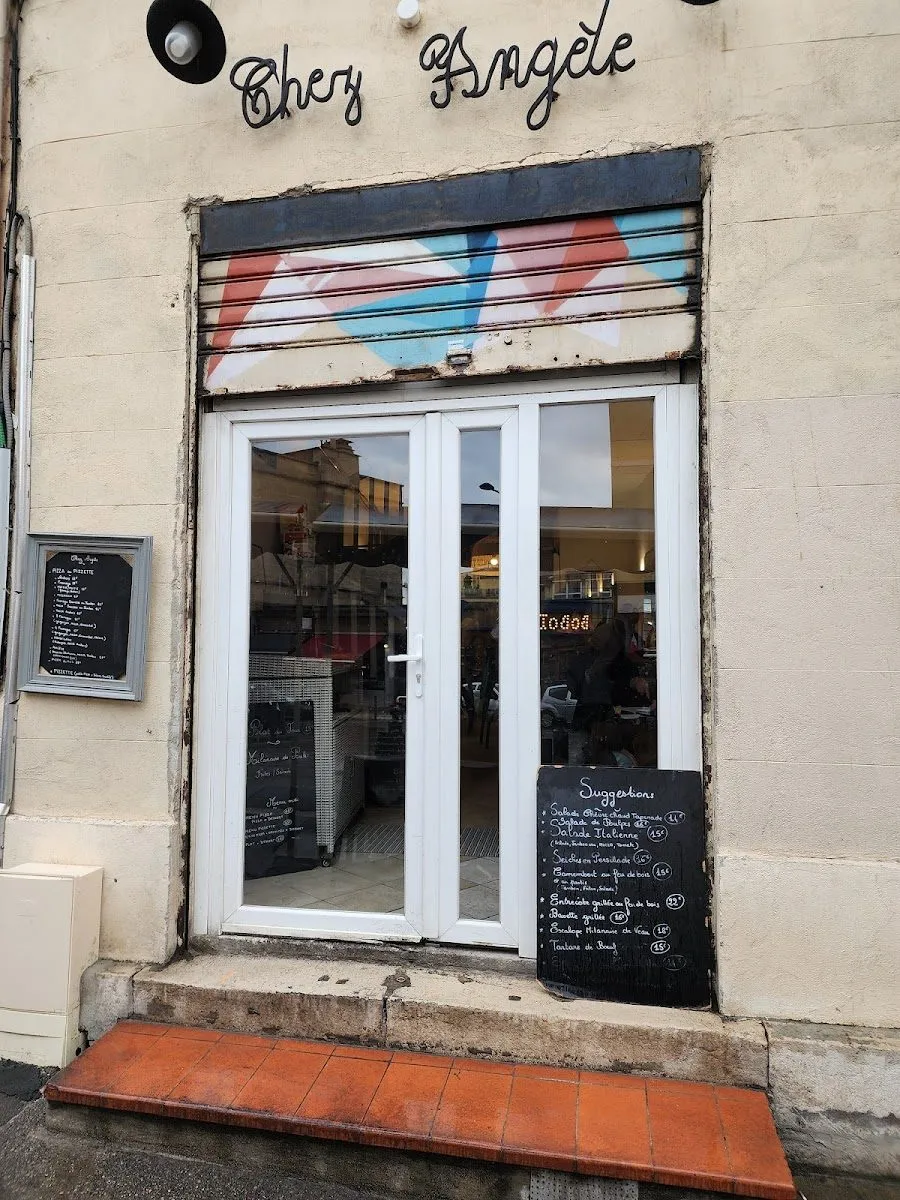 Chez Angèle, photo 1