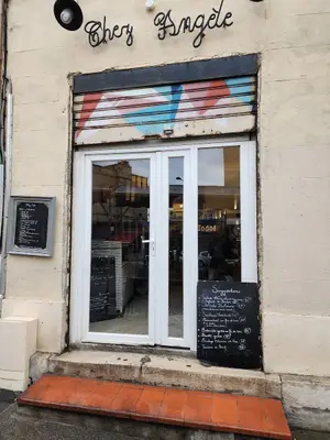 Chez Angèle