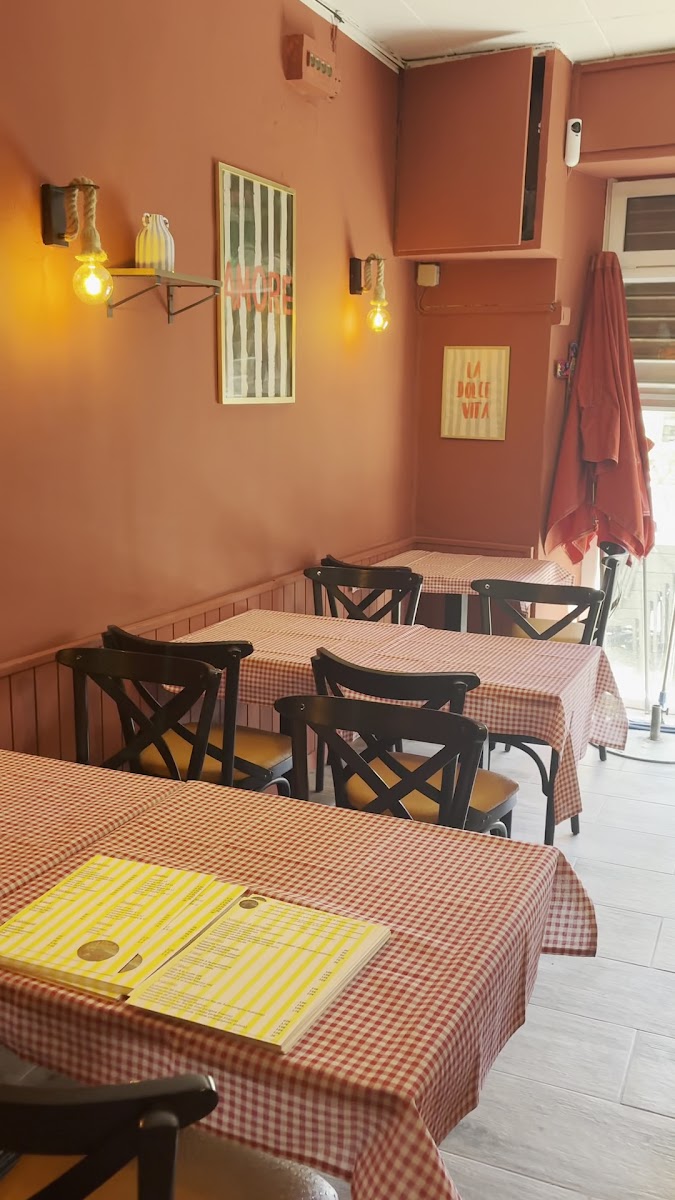 Chez Angèle, photo 2