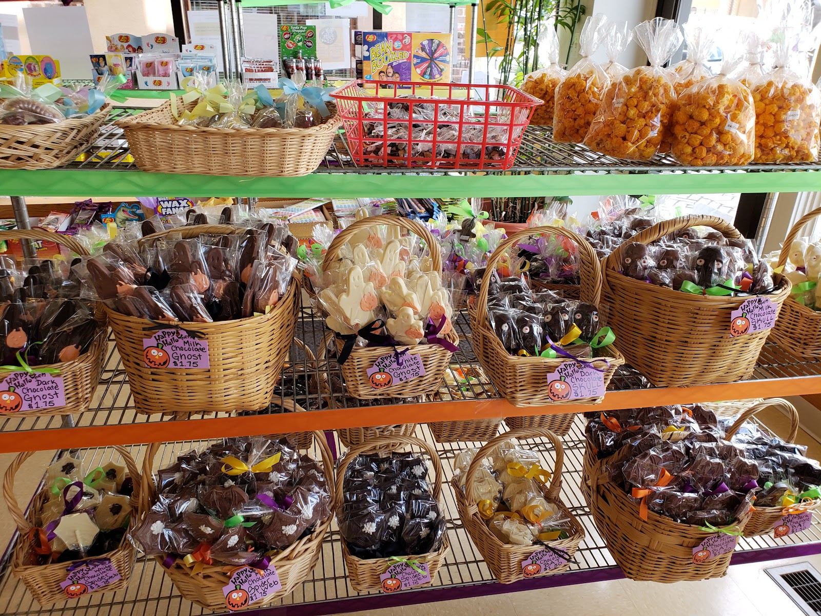 Aunt Diana's, photo 2