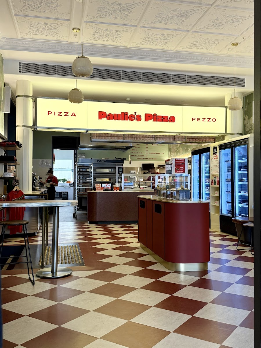 Paulie's Pizza