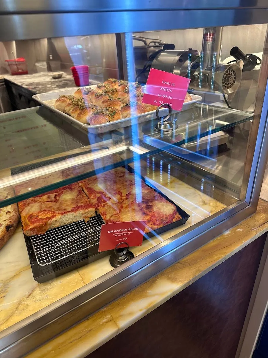 Paulie's Pizza, photo 2