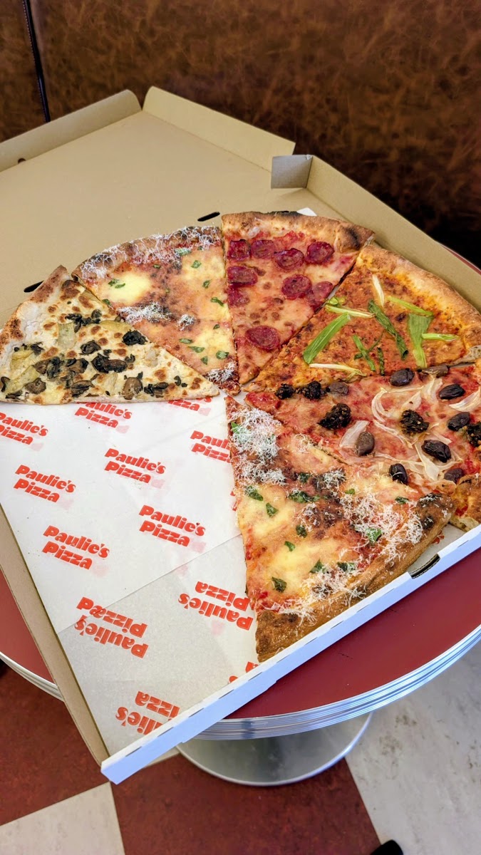 Paulie's Pizza, photo 3