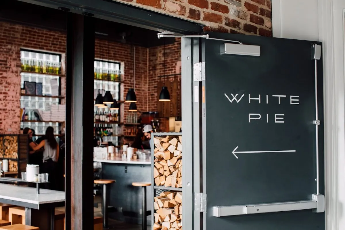 White Pie, photo 1