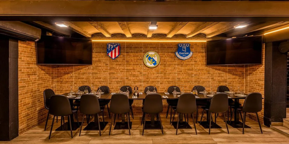 Sports Bar Carrer de València 153, Barcelona, photo 1