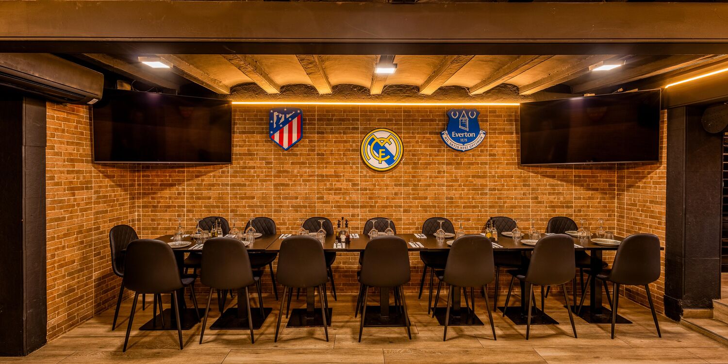 Sports Bar Carrer de València 153, Barcelona