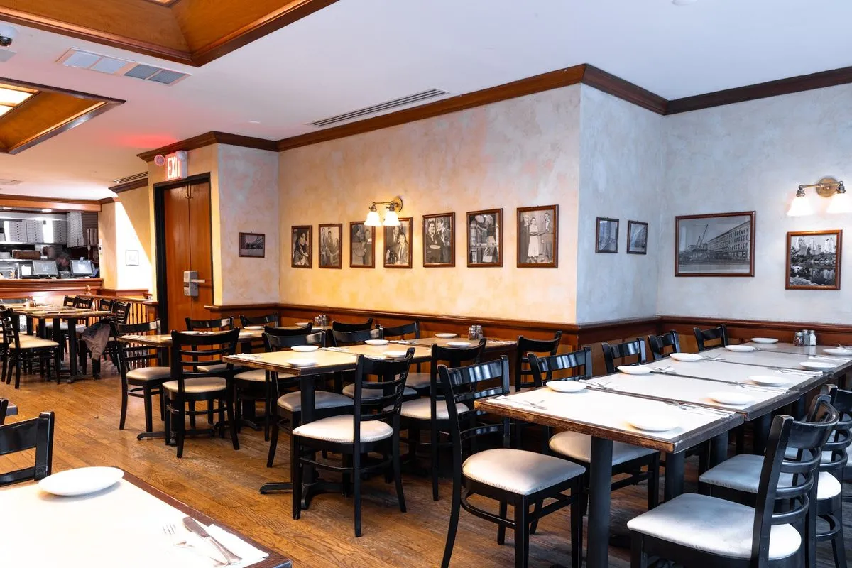 Angelo's Coal Oven Pizzeria, photo 2