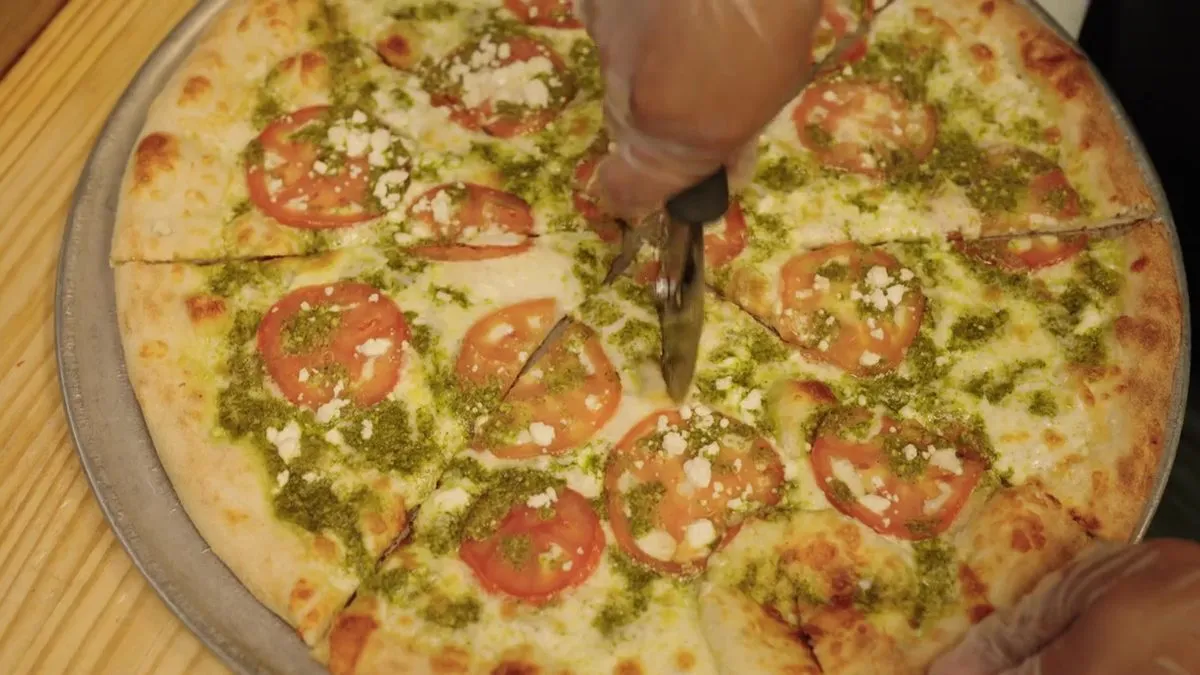 Halftime Pizza, photo 2